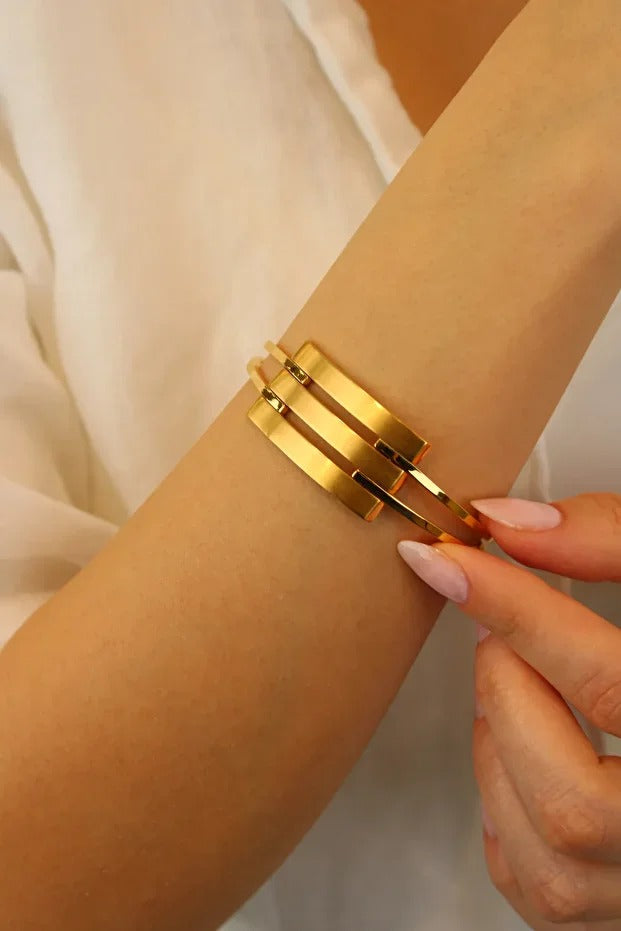 14 Carat Gold Rib Cuff