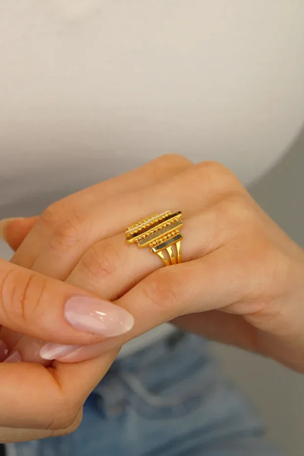 14 Carat Gold Pencil Line Ring