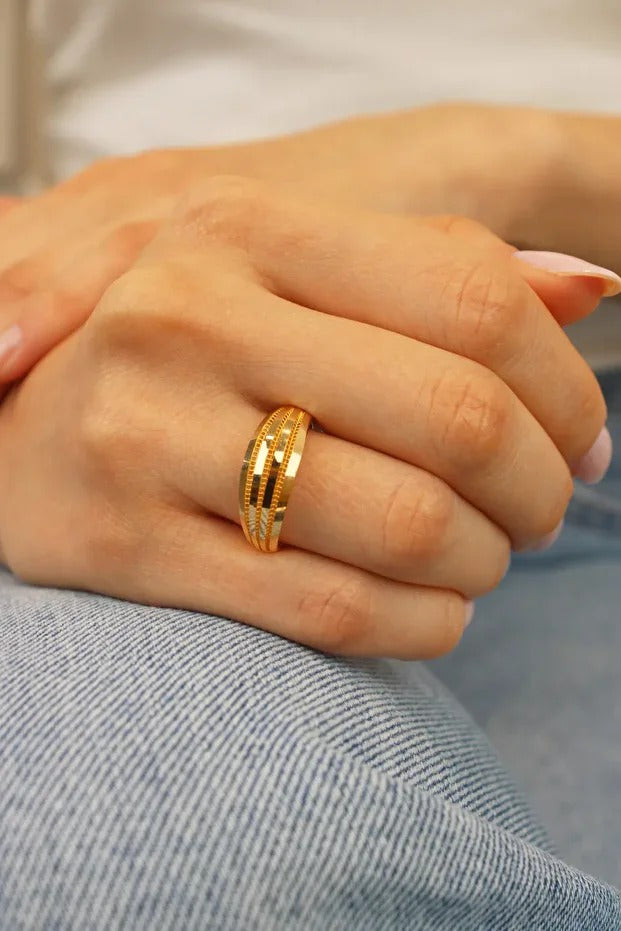 14 Carat Oval Pen Ring