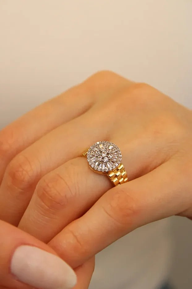 Baguette Stone Gold Ring 14 Carat Gold Ring 3.57 grams