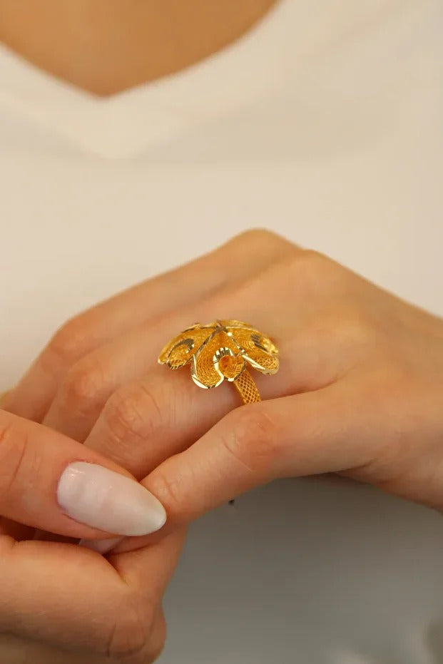 Flower Model Gold Ring 14 Carat 4.06 grams