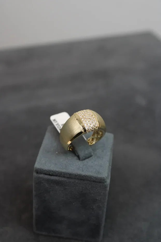 14 Carat Gold Matte Stone Design Ring