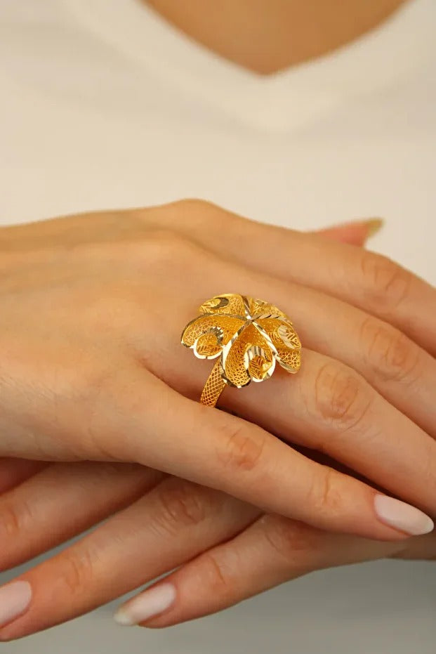 Flower Model Gold Ring 14 Carat 4.06 grams