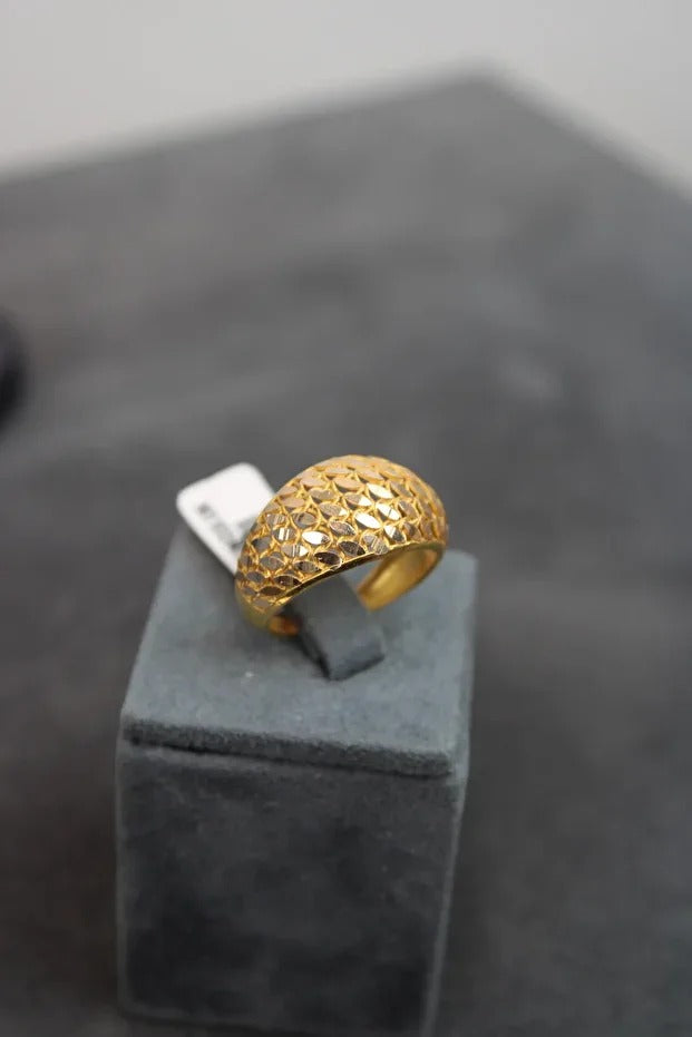 14 Carat Gold Mirrored Model Ring