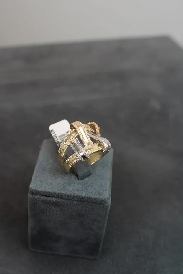 14 Carat Gold Stone Fantasy Ring