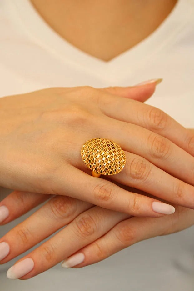 Oval Engraved Gold Ring 14 Carat 4.41 grams