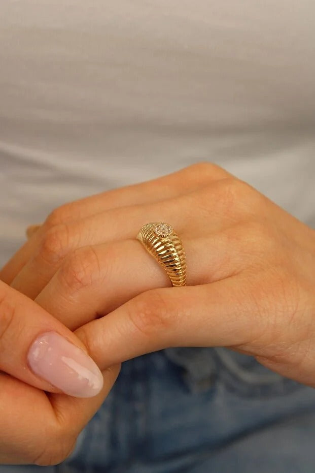 14 Carat Gold Aesthetic Stone Ring