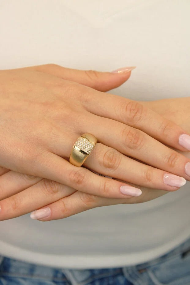 14 Carat Gold Matte Stone Design Ring