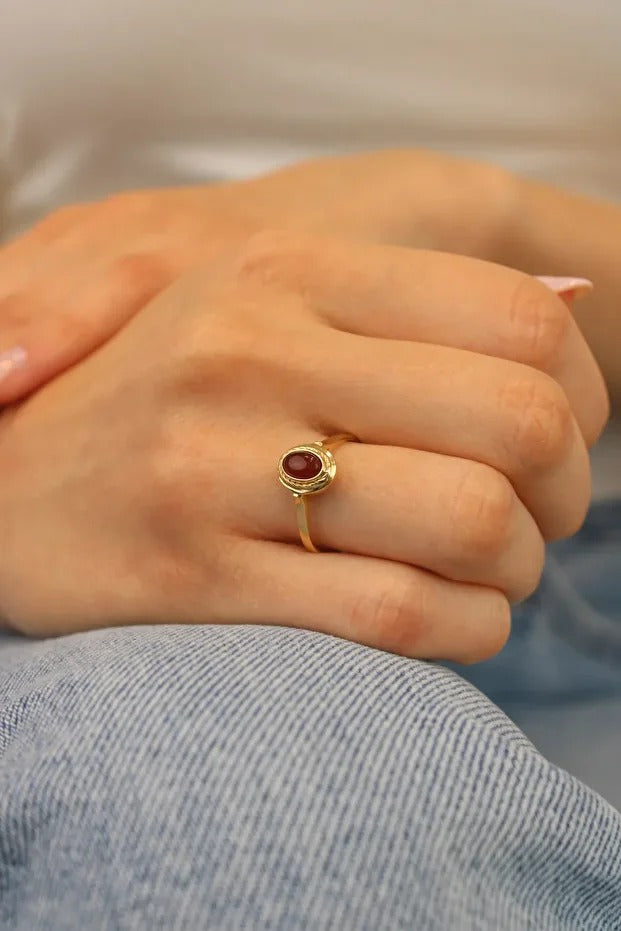 14 Carat Gold Brown Stone Detail Ring