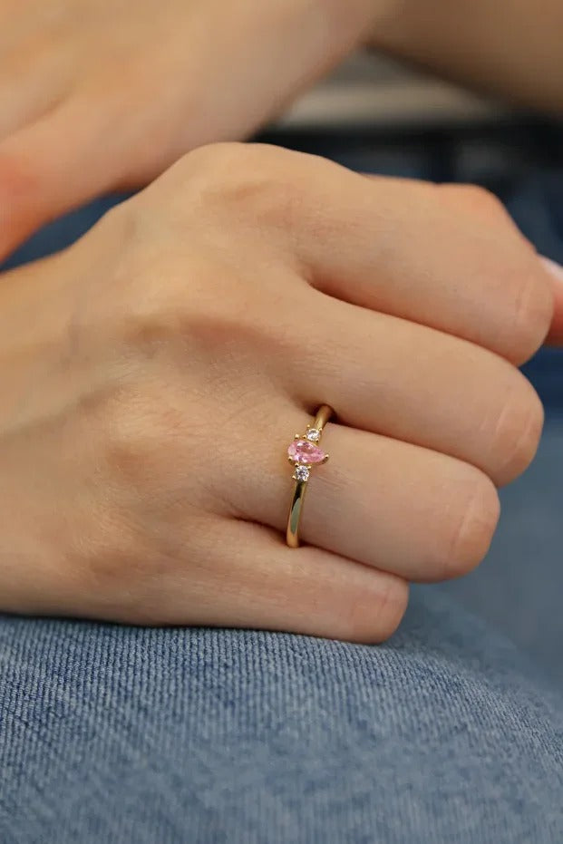 Drop Stone Gold Ring 14 Carat Gold Ring 1.61 grams