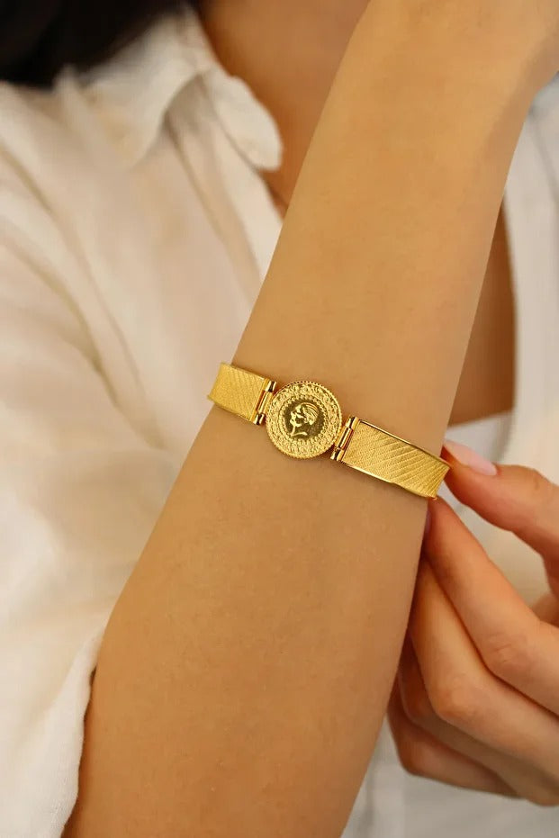 14 Carat Gold Quarter Gold Cuff Bracelet