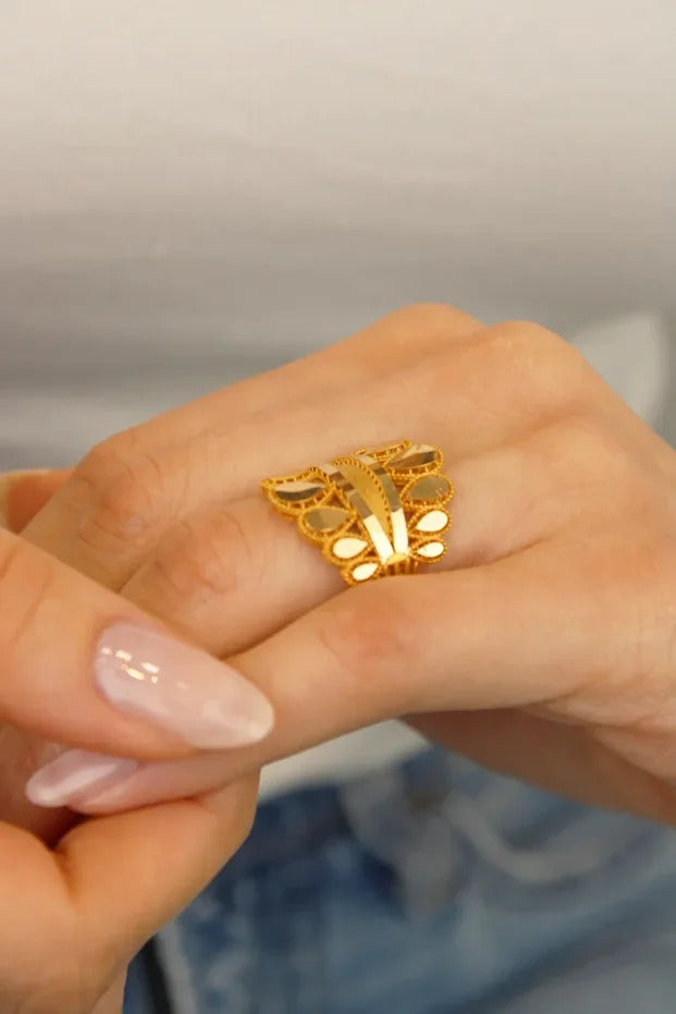 14 Carat Ring Burma Drop Fantasy Ring