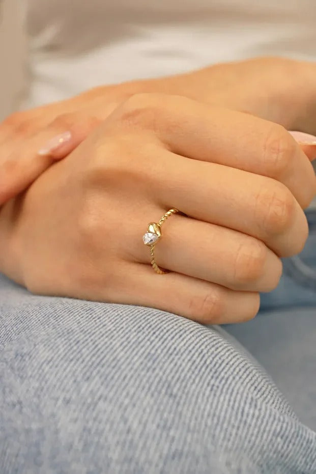 14 Carat Gold Elegant Heart Ring