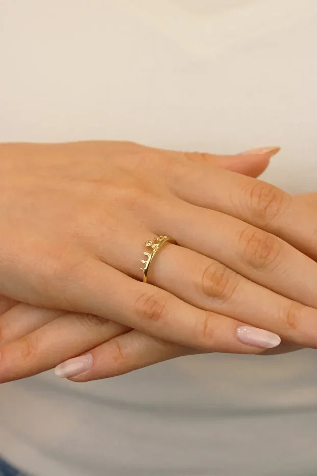 14 Carat Gold Crown Elegant Ring