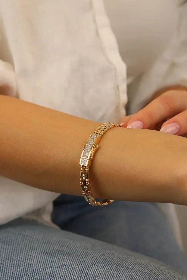 Dorika Cuff 14 carat 3 Colour