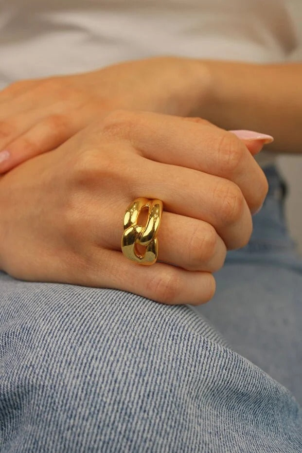 14 Carat Gold Gurmet Detail Ring