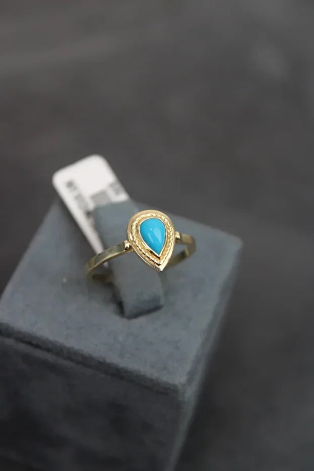14 Carat Gold Turquoise Detail Ring