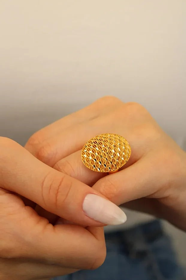 Oval Engraved Gold Ring 14 Carat 4.41 grams