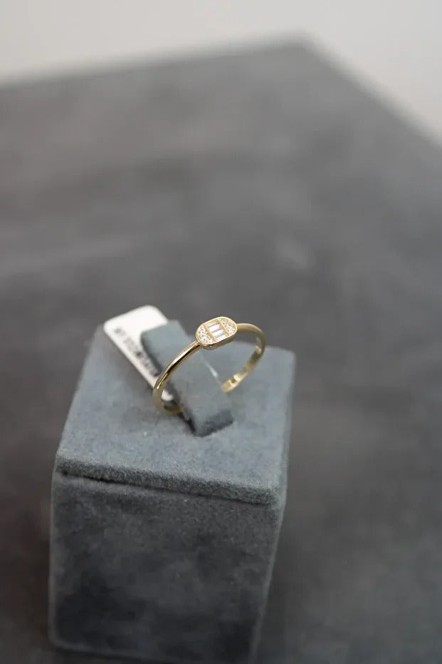 14 Carat Gold Minimal Baguette Ring