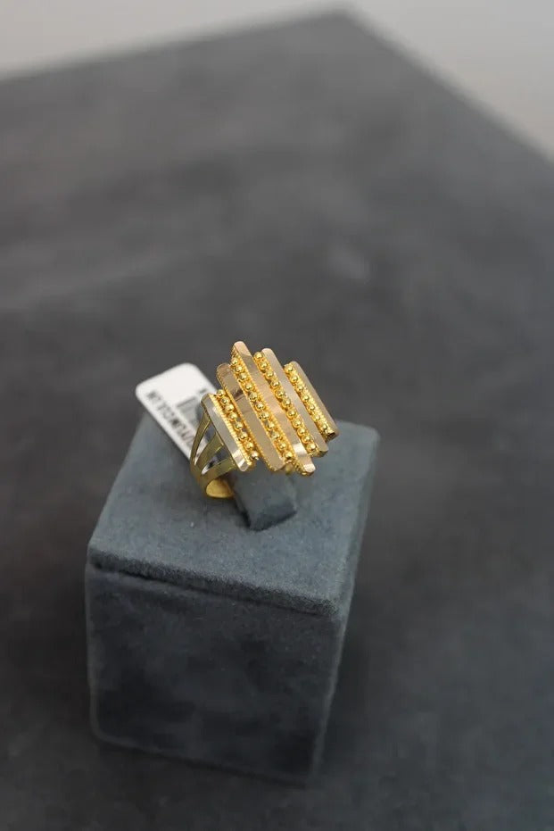 14 Carat Gold Pencil Line Ring