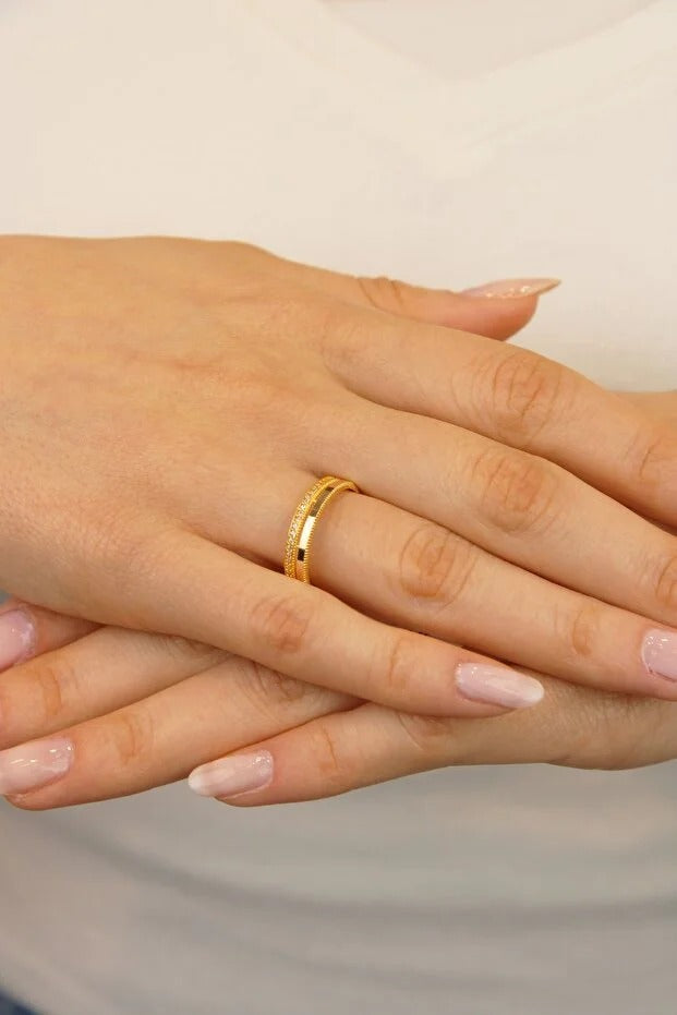 14 Carat Gold Single Row Stone Ajda Ring