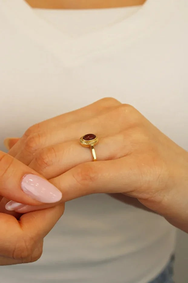 14 Carat Gold Brown Stone Detail Ring