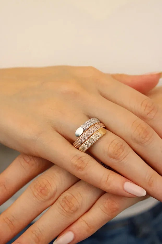 3 Color Waterway Gold Ring 14 Carat Gold Ring 5.46 grams