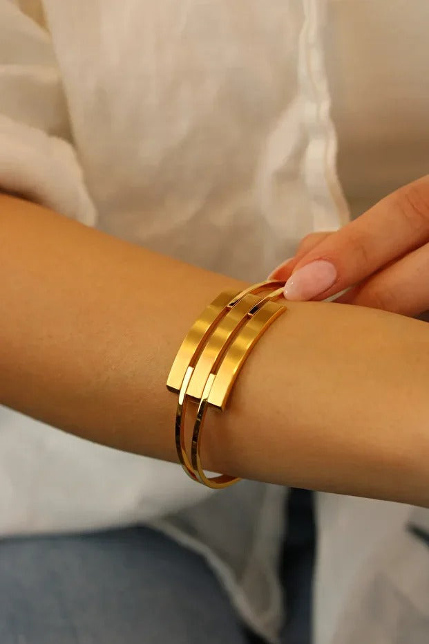 14 Carat Gold Rib Cuff