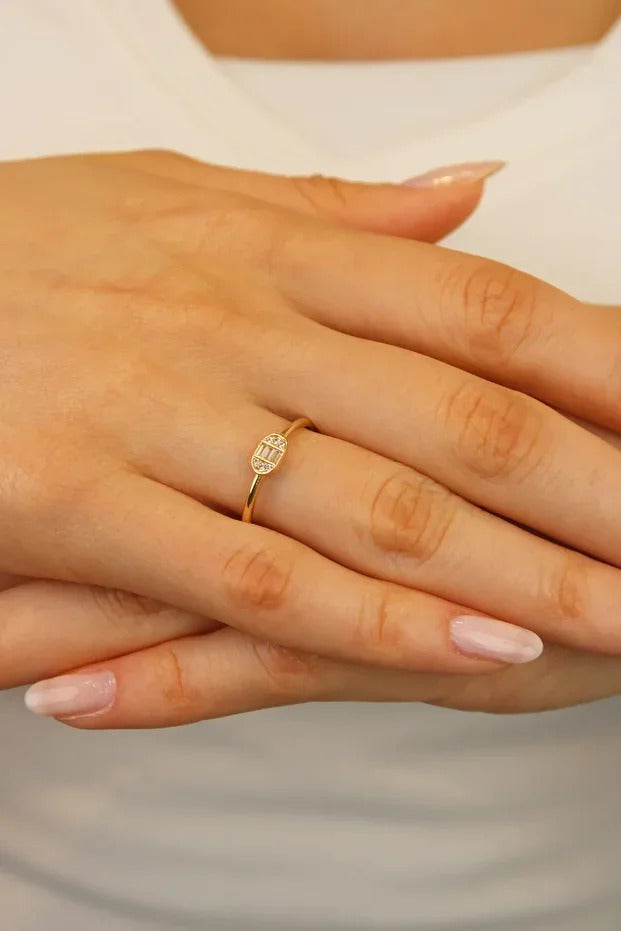 14 Carat Gold Minimal Baguette Ring