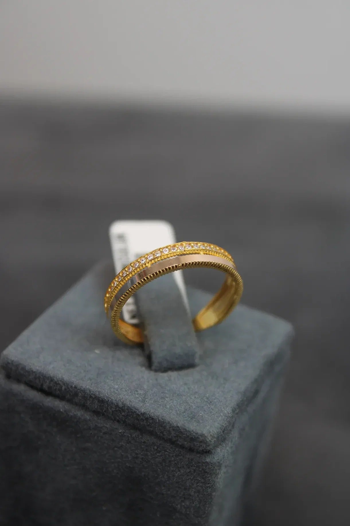 14 Carat Gold Single Row Stone Ajda Ring