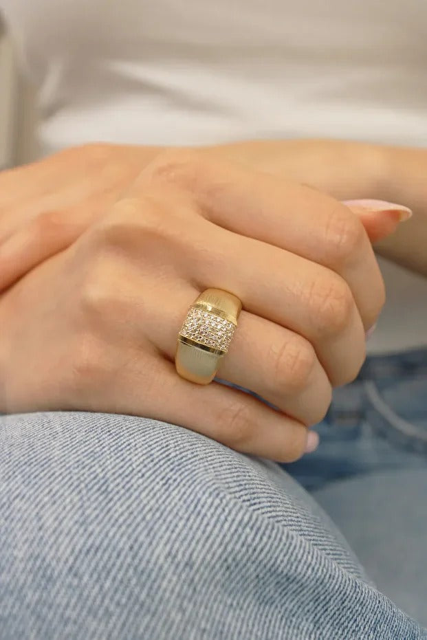 14 Carat Gold Matte Stone Design Ring