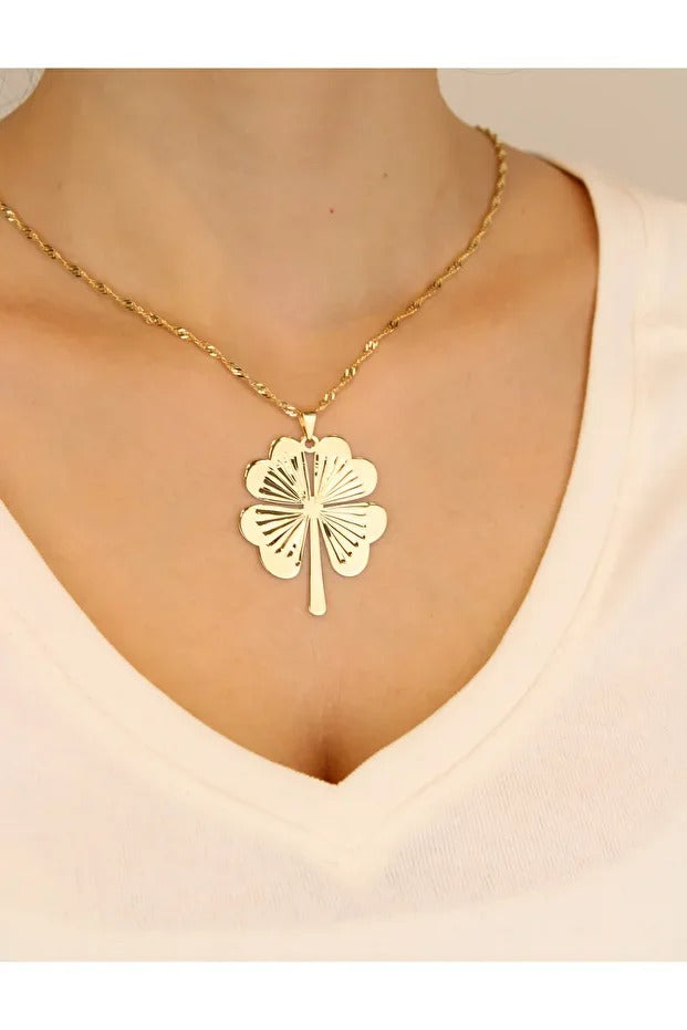 14 Carat Gold Clover Pen Medallion Necklace Chain
