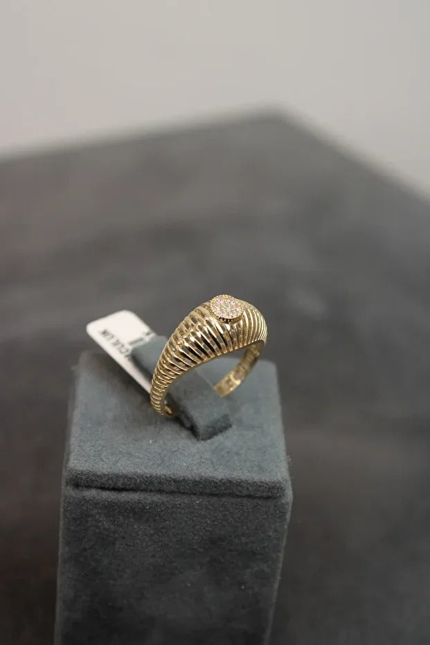 14 Carat Gold Aesthetic Stone Ring