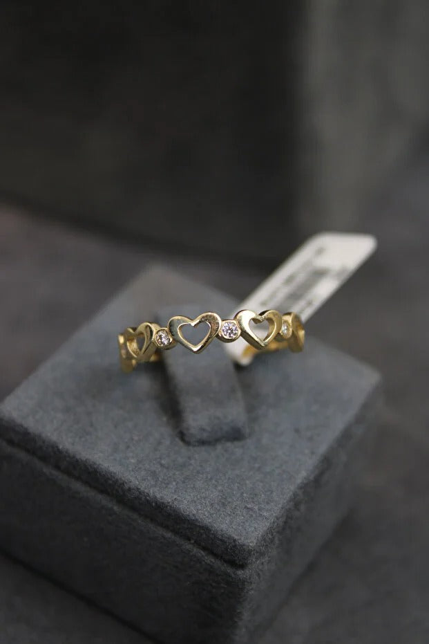 14 Carat Gold Heart Stone Ring